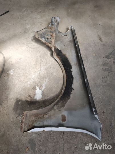 Крыло ауди 100 с4 правое