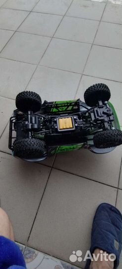 Машина на радиоуправлении внедорожник