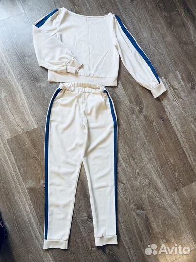Костюм спортивный