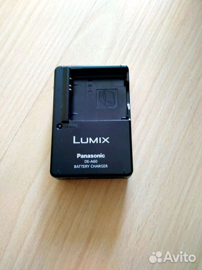 Зарядное ус-во для фото Sony, Lumix и Canon