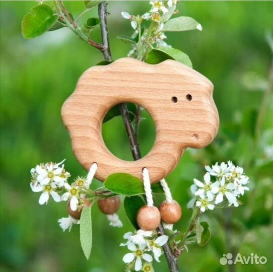 Грызунок-погремушка, дерево