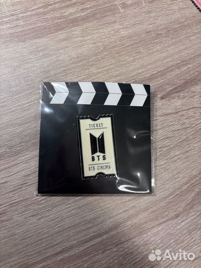 BTS army zip kit 2019 пин-билет