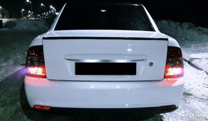 Лип спойлер на угол багажника Приора