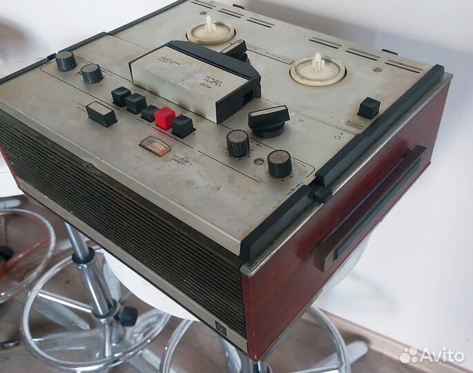 Катушечный магнитофон Комета Легенда СССР