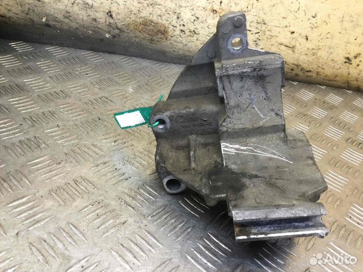 Кронштейн генератора Ford Mondeo 98bb10039ac RKH