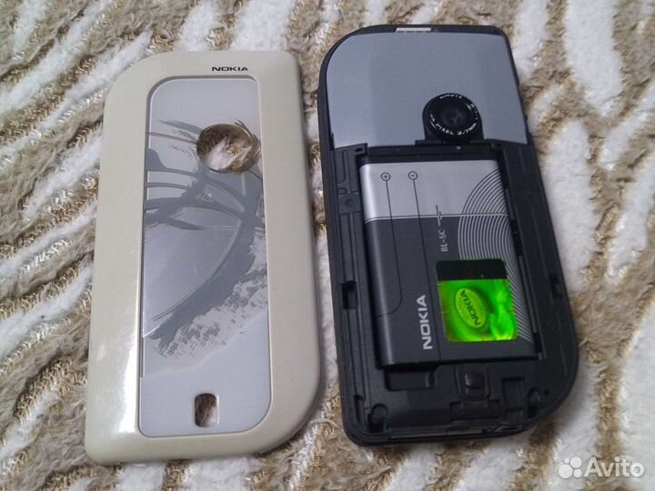 В продаже Nokia 7610