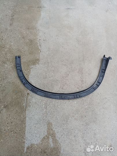 Suzuki Grand Vitara 2 накладка задняя правой арки