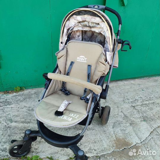 Коляска прогулочная