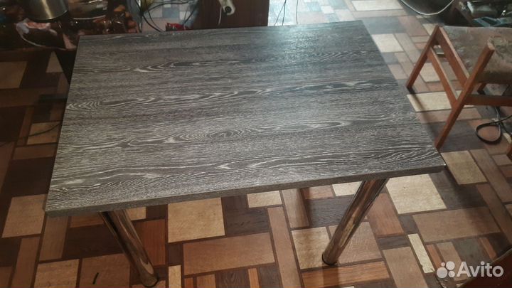 Кухонный стол