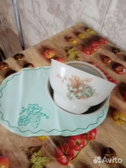 Посуда и салфетки из льна гроздь винограда