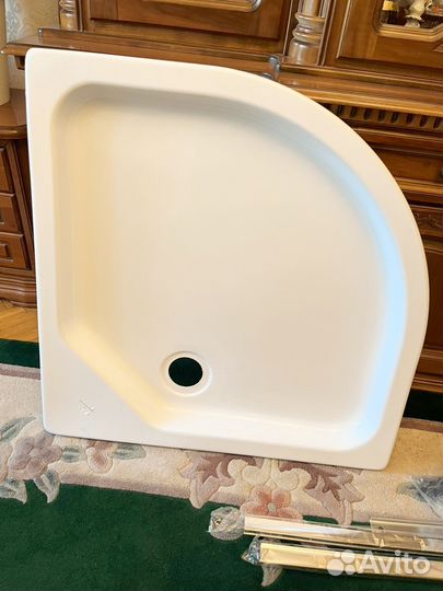 Душевой поддон 90х90