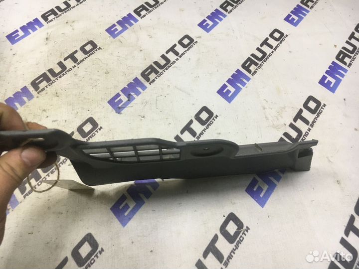 Накладка центральной консоли левая Киа Спектра