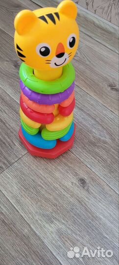 Развивающие игрушки и просто игрушки