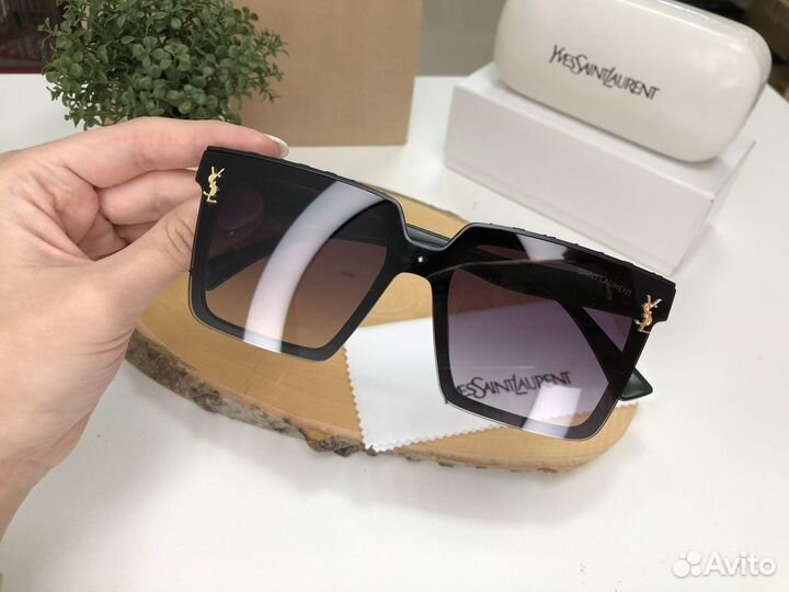 YSL Солнцезащитные очки женские