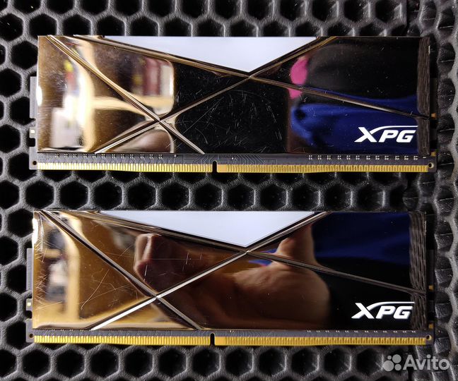 DDR4-4800 A-Data XPG spectrix D50 Xtreme RGB 2x8gb