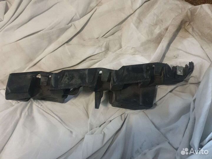 Кронштейн бампера переднего Citroen C4 2005-2011