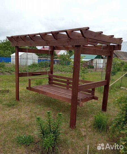 Пергола деревянная с качелями
