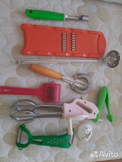 Венчик, взбивалка, нож, косточкоудалитель, терка