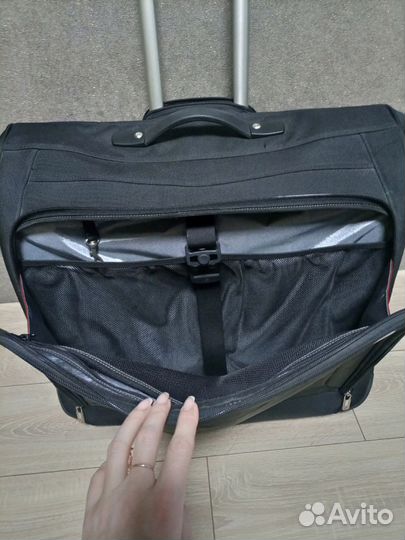 Чемодан -портплед на колесах Victorinox оригинал