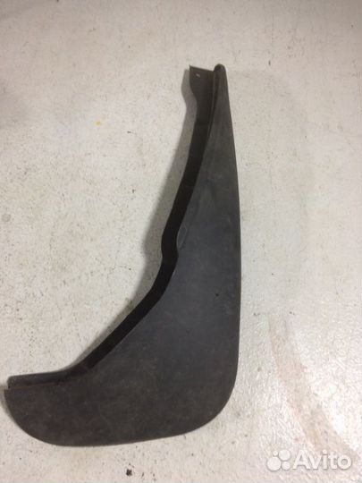 Брызговик передний правый Land Rover Range Rover