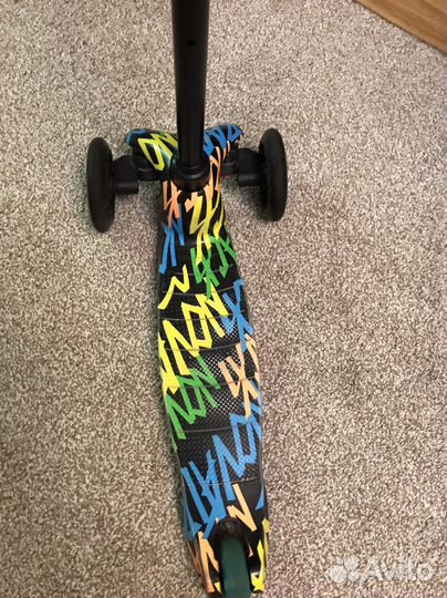 Самокат трехколесный