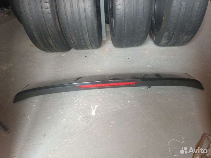 Спойлер на крышку багажника Audi Q7