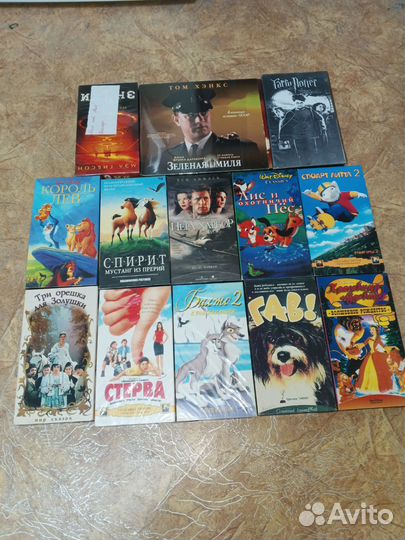 Видеокассеты с фильмами без наклейки