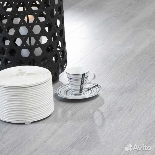 Кварцвиниловая плитка клеевая