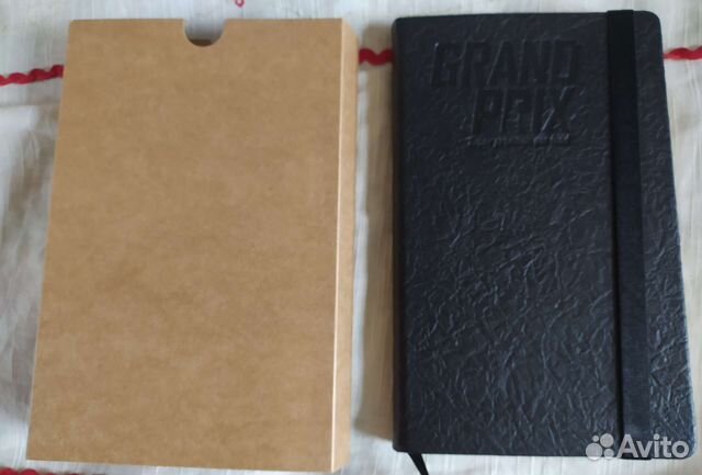 Недатированный ежедневник черный