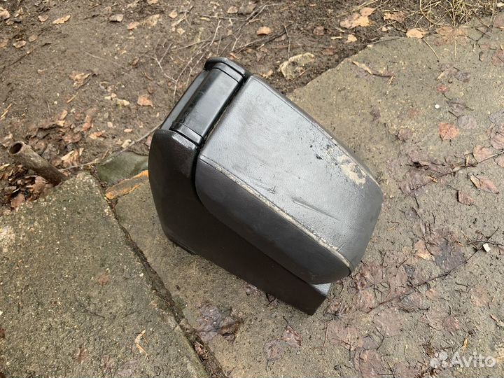 Volvo XC90 подлокотник