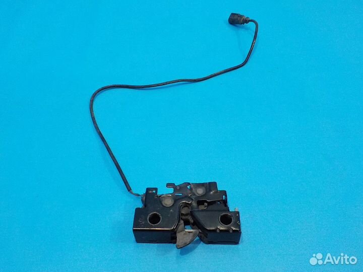 Замок капота volkswagen Jetta 6 2011-2018