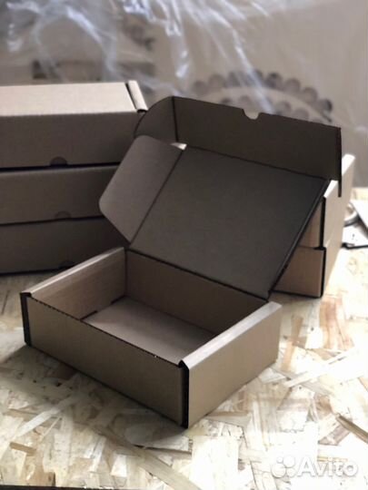 Коробки картонные под подарки и упаковка новые