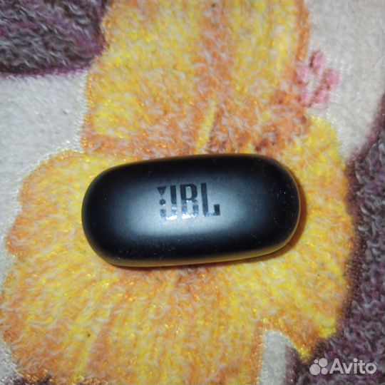 Blutooth наушники JBL livefree NC+