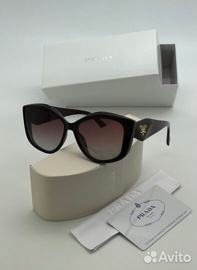 Солнцезащитные очки женские prada