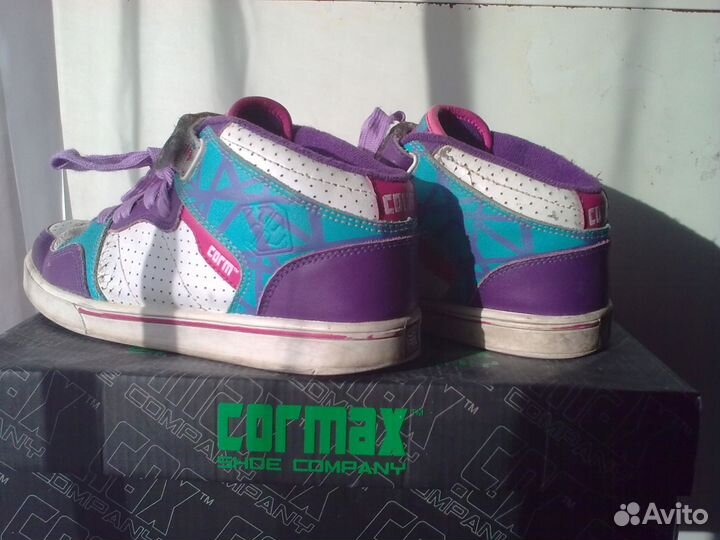 Кроссовки для девочки