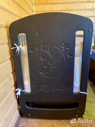 Продаётся детская кровать с пеленальным комодом