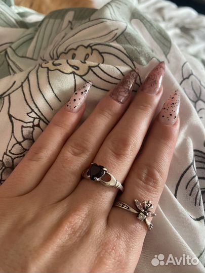 Модель на маникюр