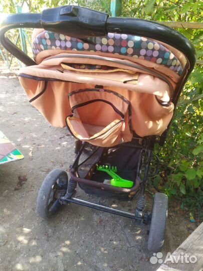 Прогулочная коляска