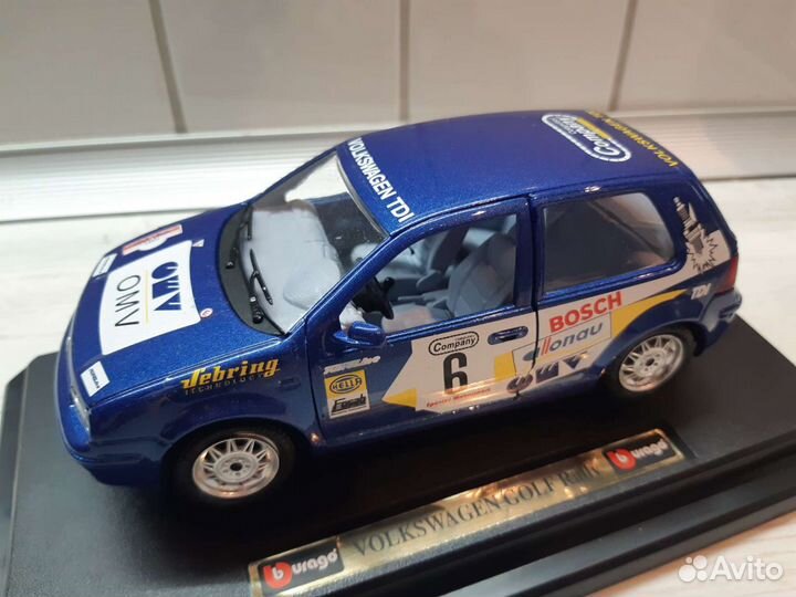Модель Volkswagen Golf 1:24