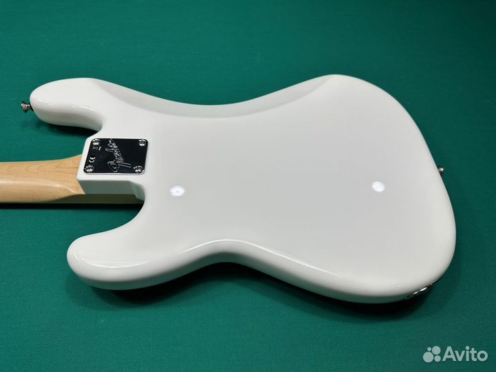 Бас гитара Fender Precision Performer