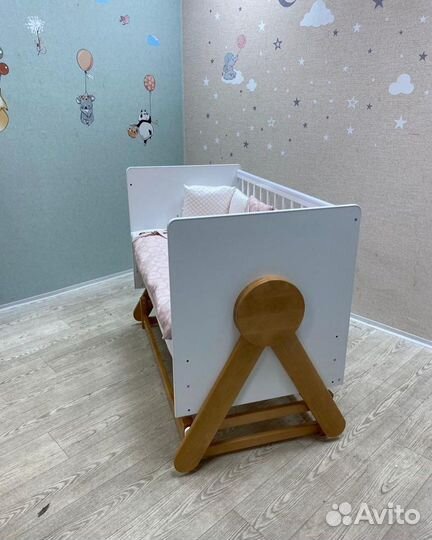 Кроватка на маятнике