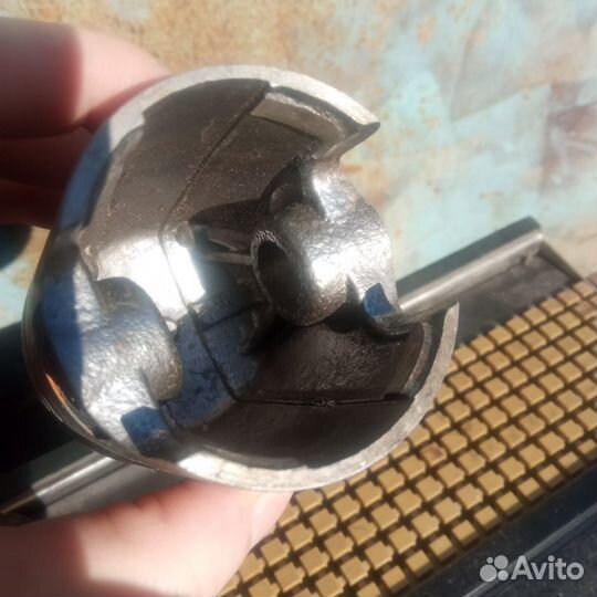 Поршень восход