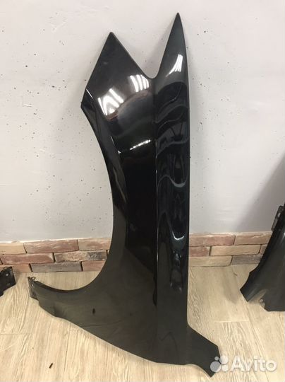 Крылья передние