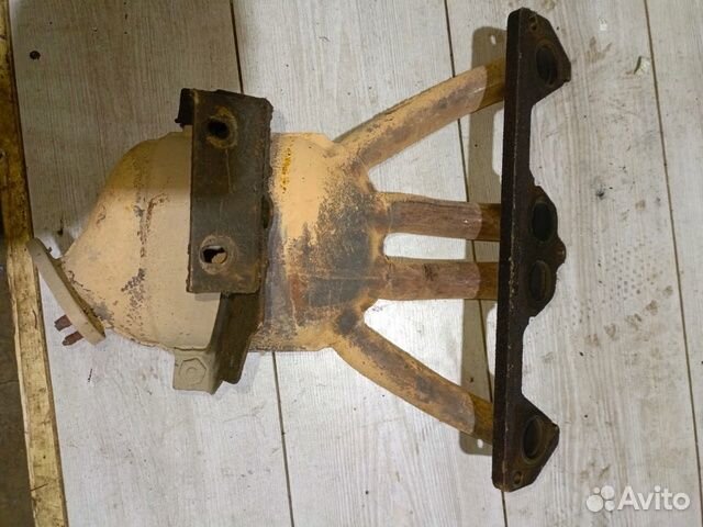 Выпускной коллектор с катализатором на двигатели с