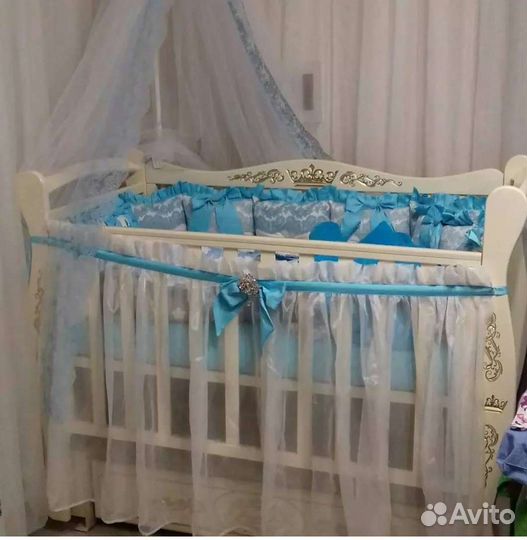 Кроватка с маятником