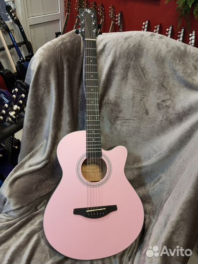 Акустическая гитара розовая MR