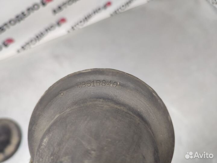 Пыльник амортизатора Mitsubishi Lancer C62A 1991 г