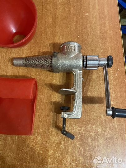 Мясорубки СССР обычная и для томатов