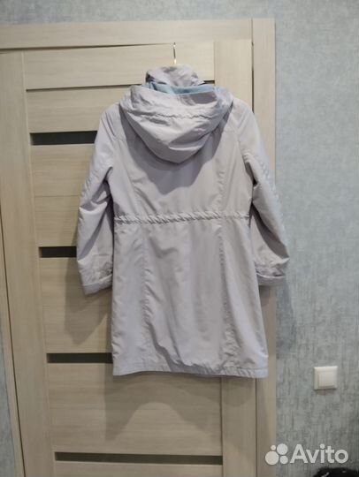 Ветровка женская, размер М, с капюшоном