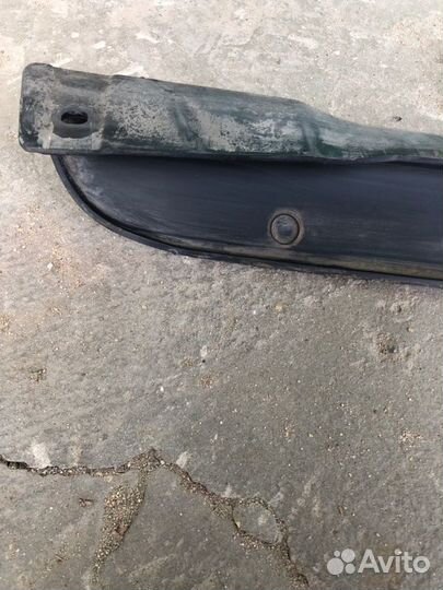 Молдинг бампера передний правый Land Rover Range